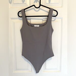ARITZIA BABATON CONTOUR SQUARENECK BODYSUIT